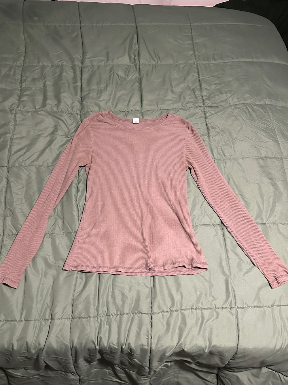 Old Navy Ribbed Long-Sleeve Top in Mauve Pink